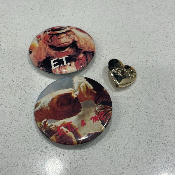 Vintage E.T. Movie Pins - Picture 10 of 10